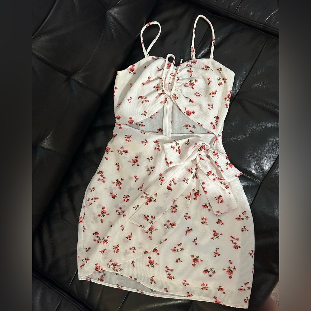 Women’s Floral Tie-Front White Mini Dress